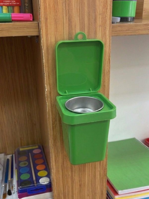 Mucit Home Çocuklara Özel Kalemtıraş Açacak Mini Çöp Kovası