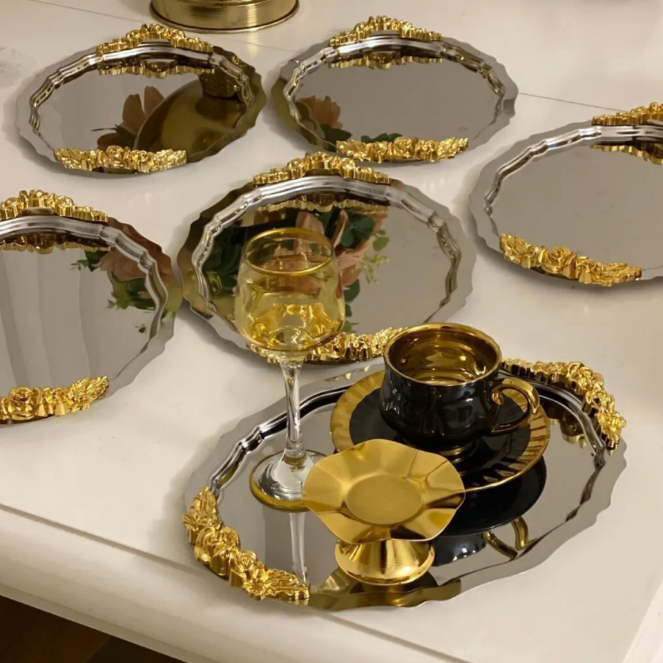 Mucit Home  KÜÇÜK PASLANMAZ ÇELİK OVAL MODEL 6 ADET KULPLU SERVİS TEPSİSİ 16*24CM