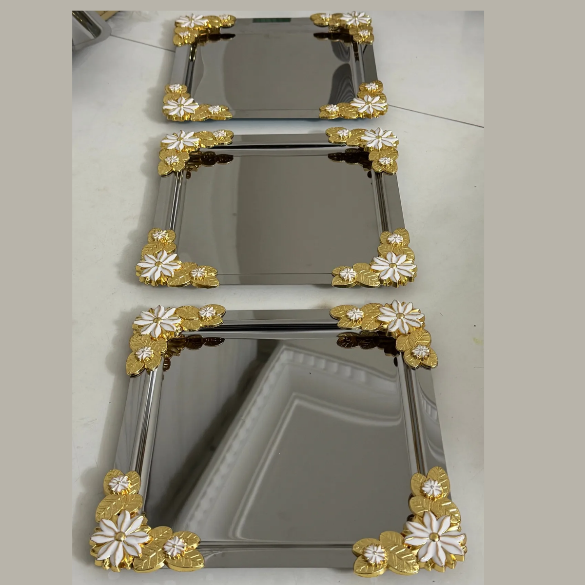 Mucit Home  Gold Altın Kare Paslanmaz Çelik Köşeli Kahve Servis Sunum Tepsi 3 adet