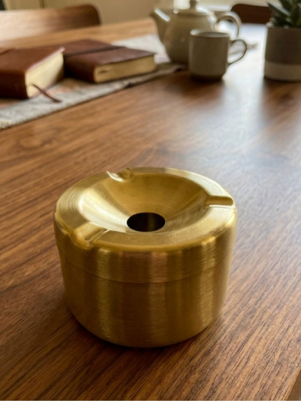 Mucit Home Araç İçi Gold Kapaklı Kokusuz Paslanmaz Metal Küllük – Modern ve Şık Tasarım